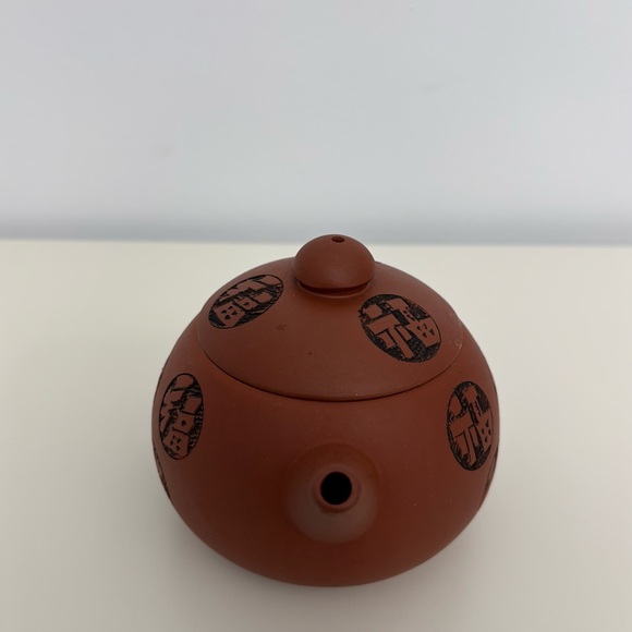 HANDMADE CHINESE RED- PURPLE CLAY YIXING ZISHA TEAPOT - Picture 4 of 10
